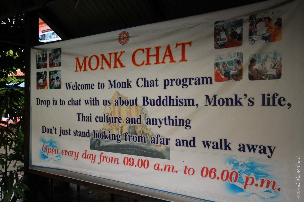 monk chat - Cultural experiences in Thailand